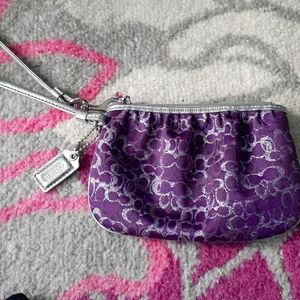 Wristlet bag